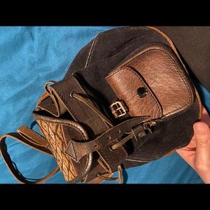 Leather Shoulder Bag!